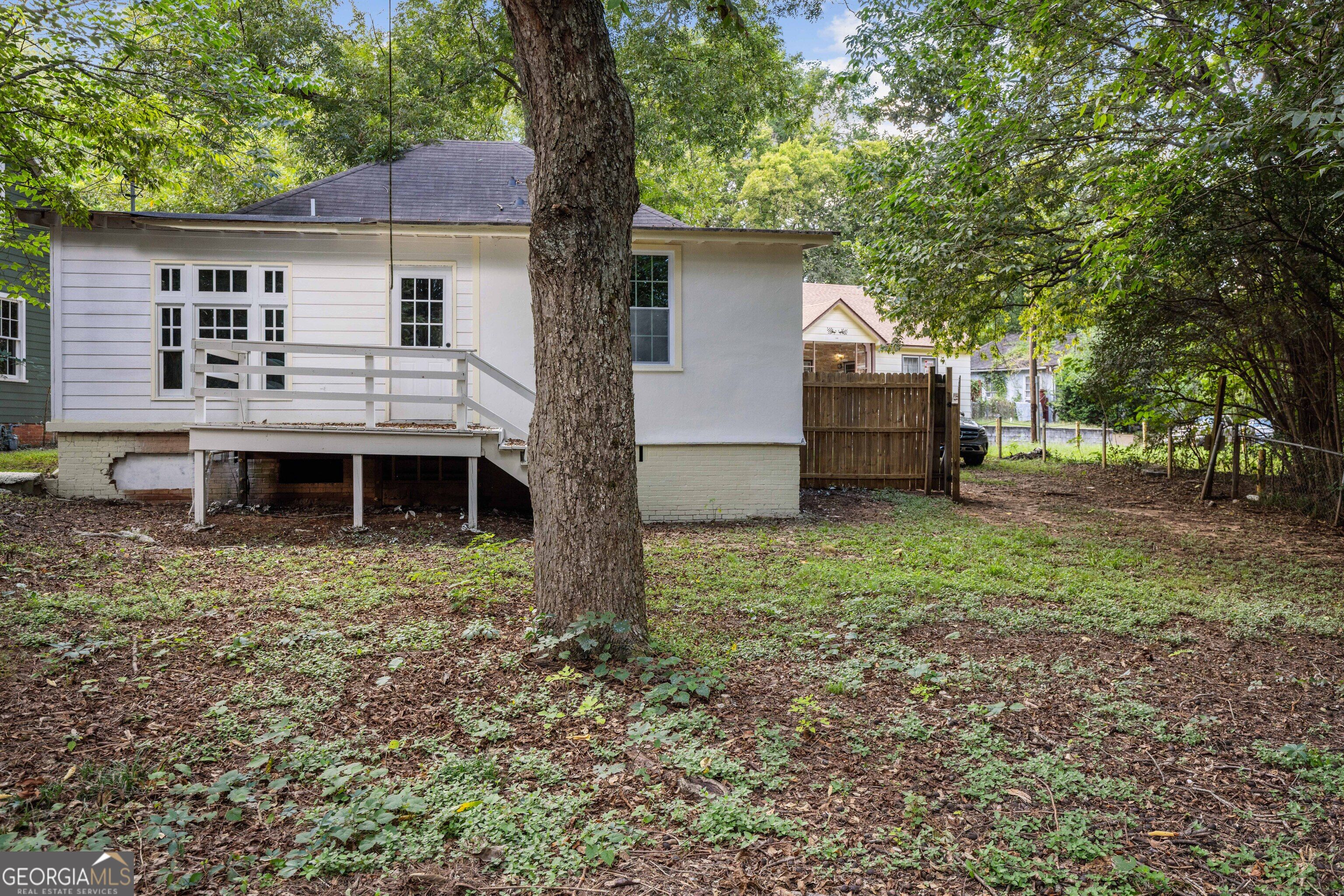 2910 Bradley Circle Property Photo 23