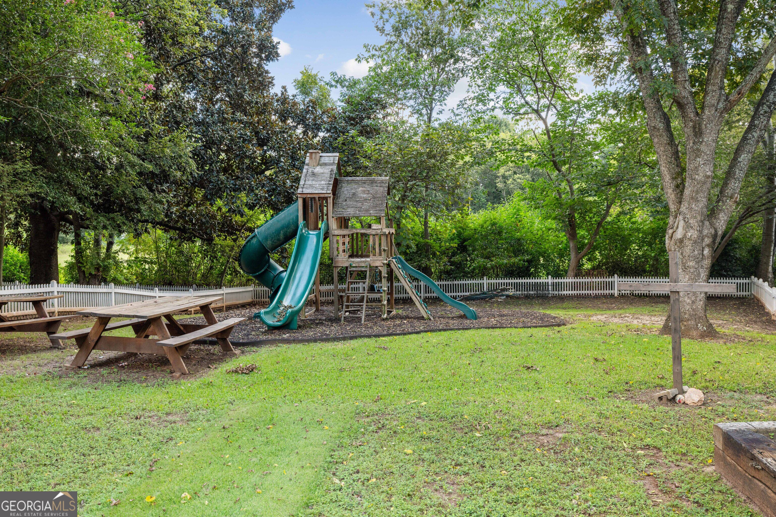 2910 Bradley Circle Property Photo 25