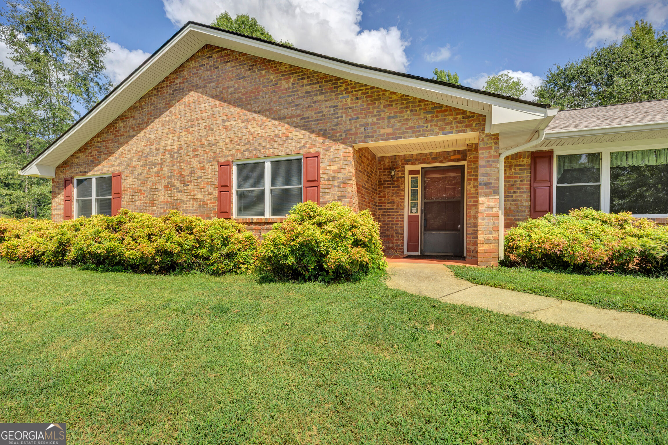 234 Glad Dale Drive Se Property Photo 3