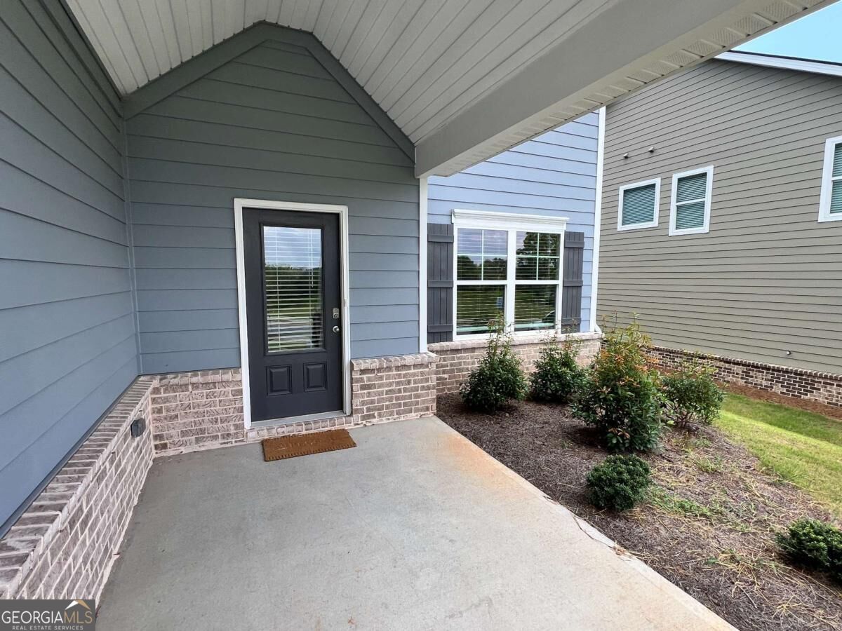 109 Cedar Wood Trace Property Photo 2