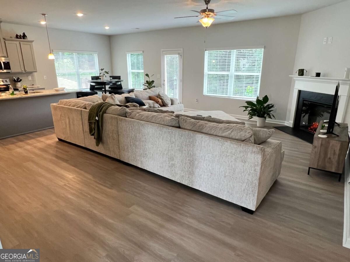 109 Cedar Wood Trace Property Photo 6