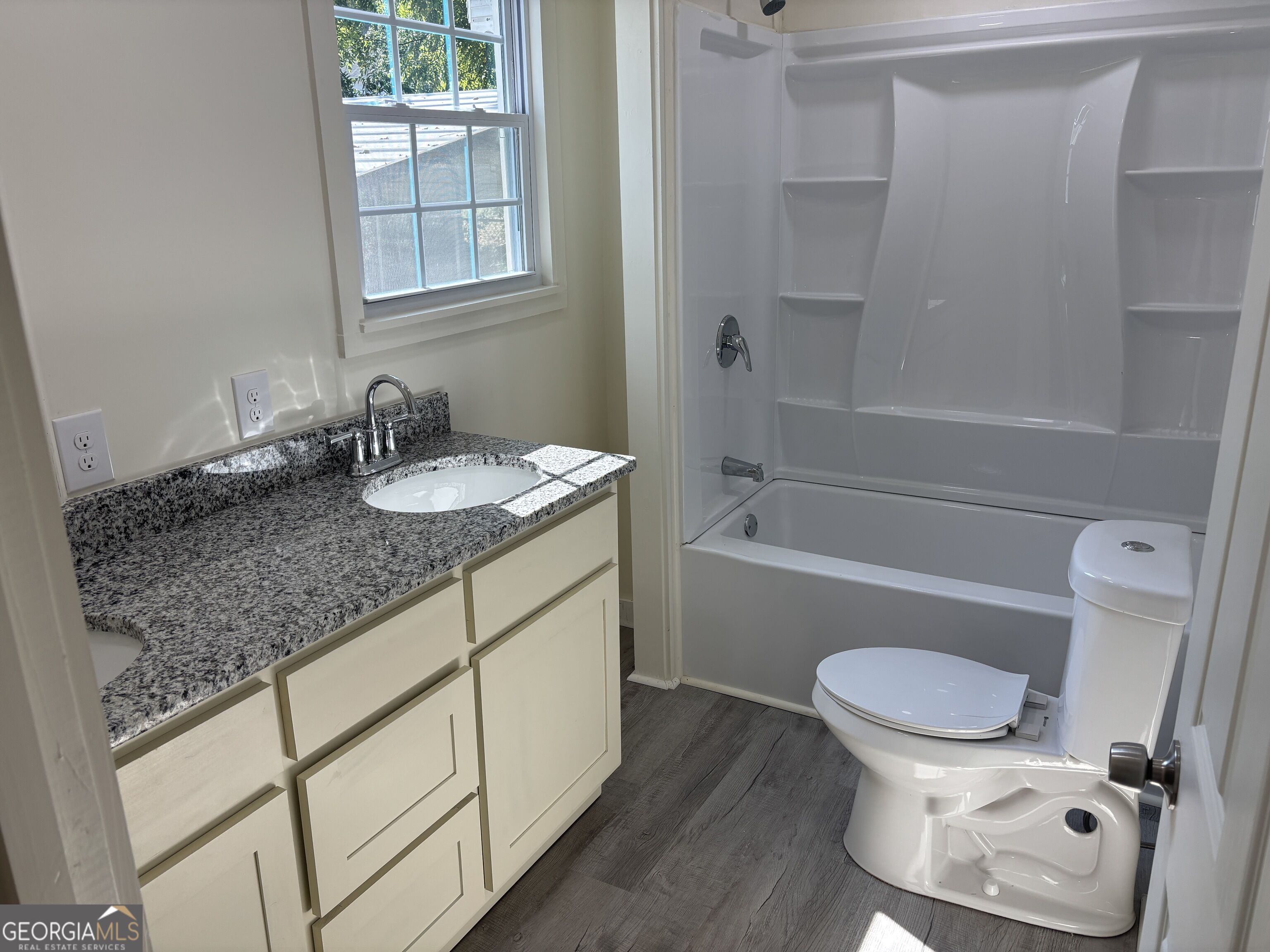 8 Akron Street Property Photo 18