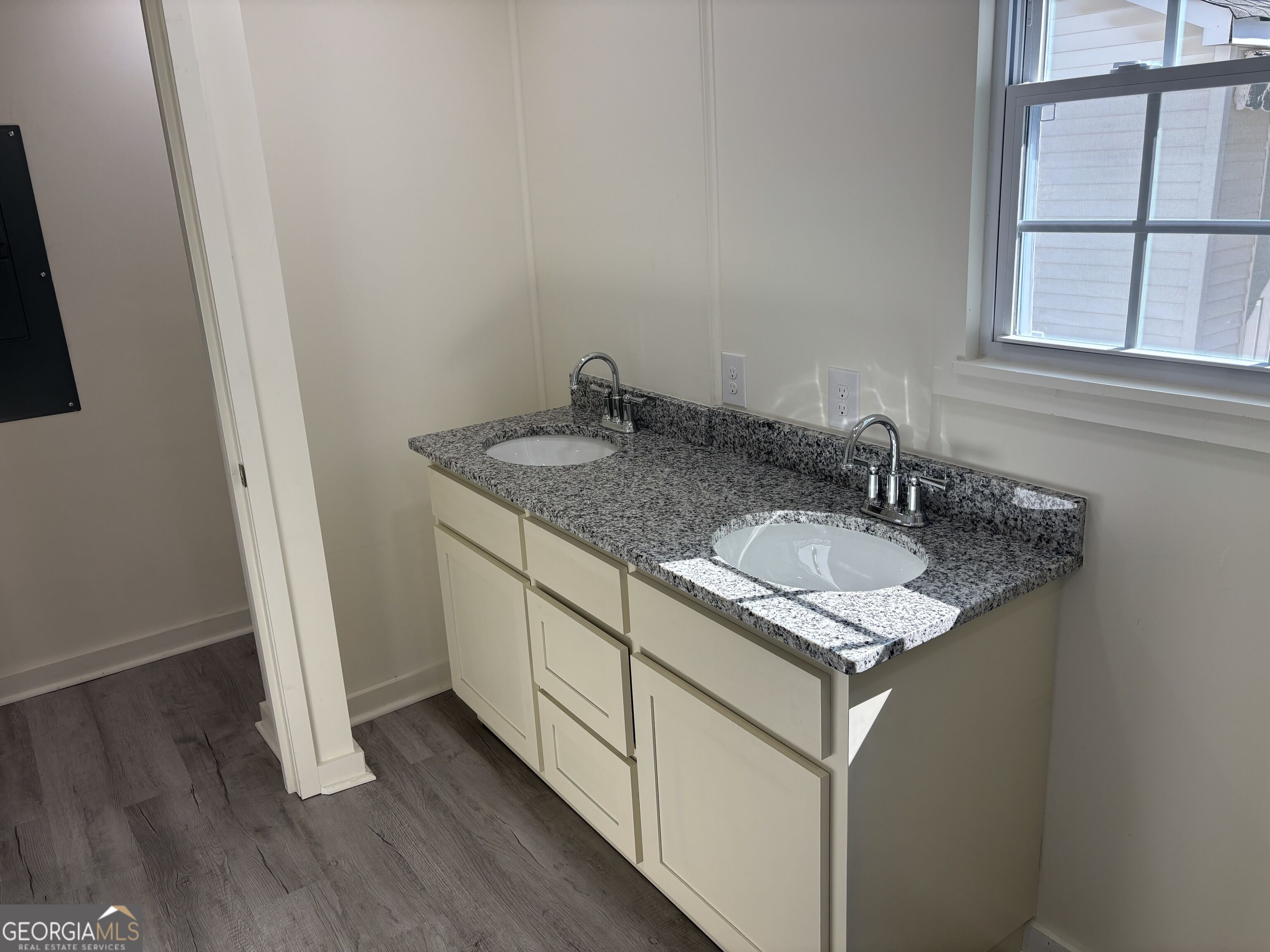 8 Akron Street Property Photo 19
