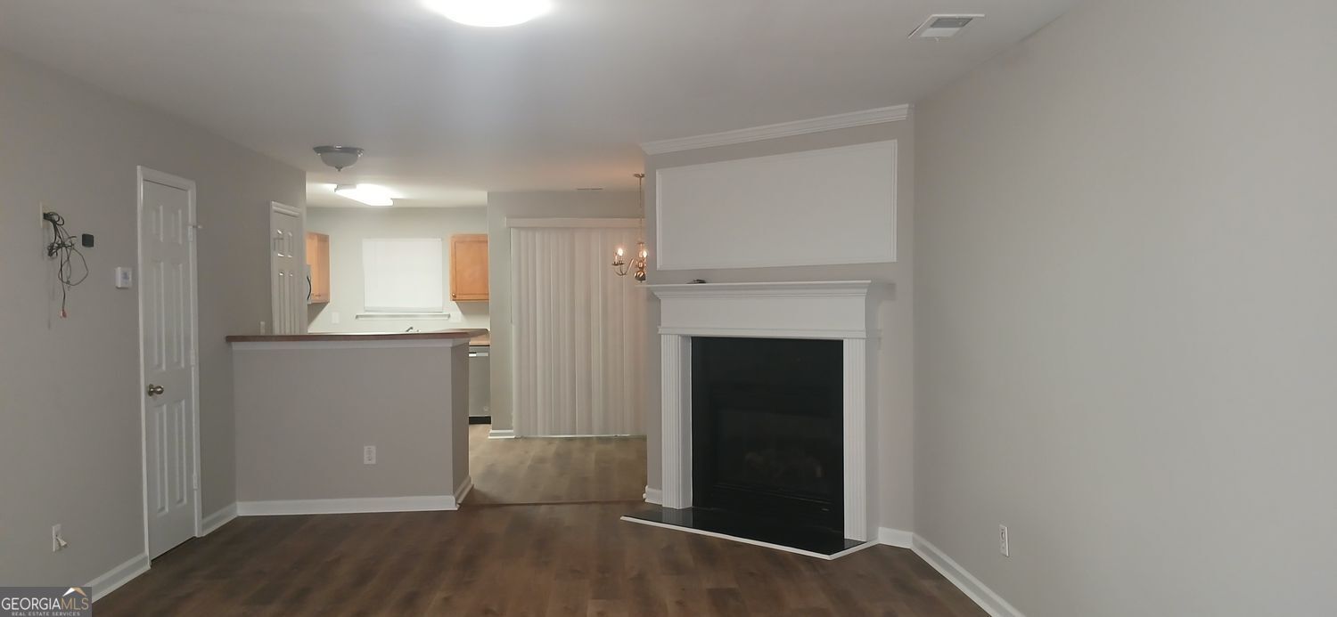 757 Crestwell Circle Sw Property Photo 3