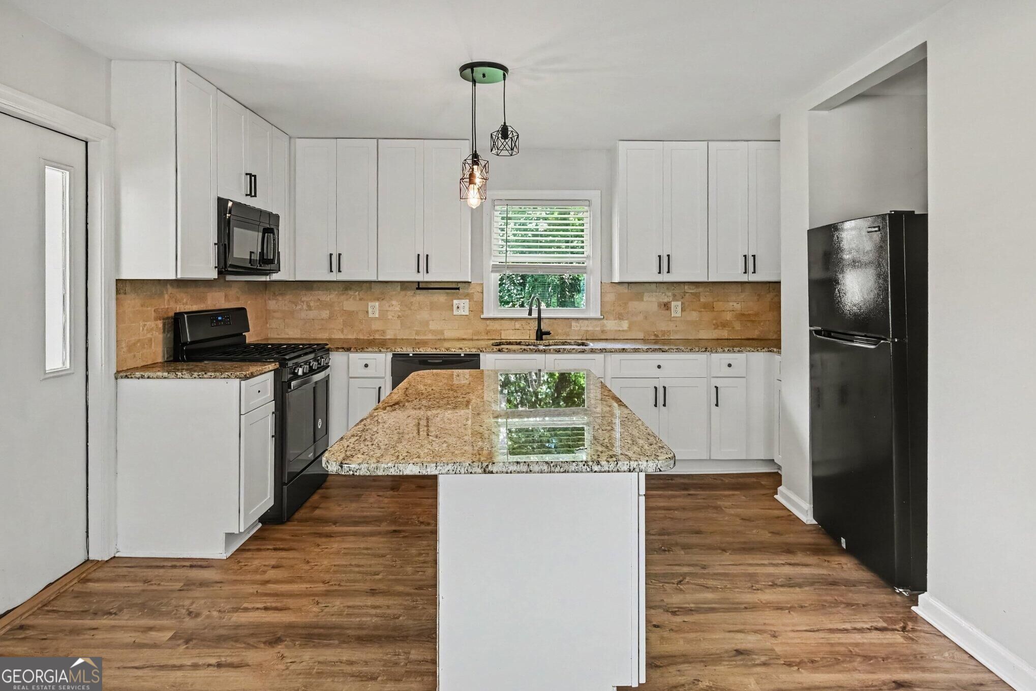 1288 Dot Street Property Photo 5