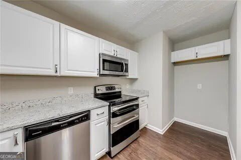 4161 Wyndham Pointe Court Property Photo 6