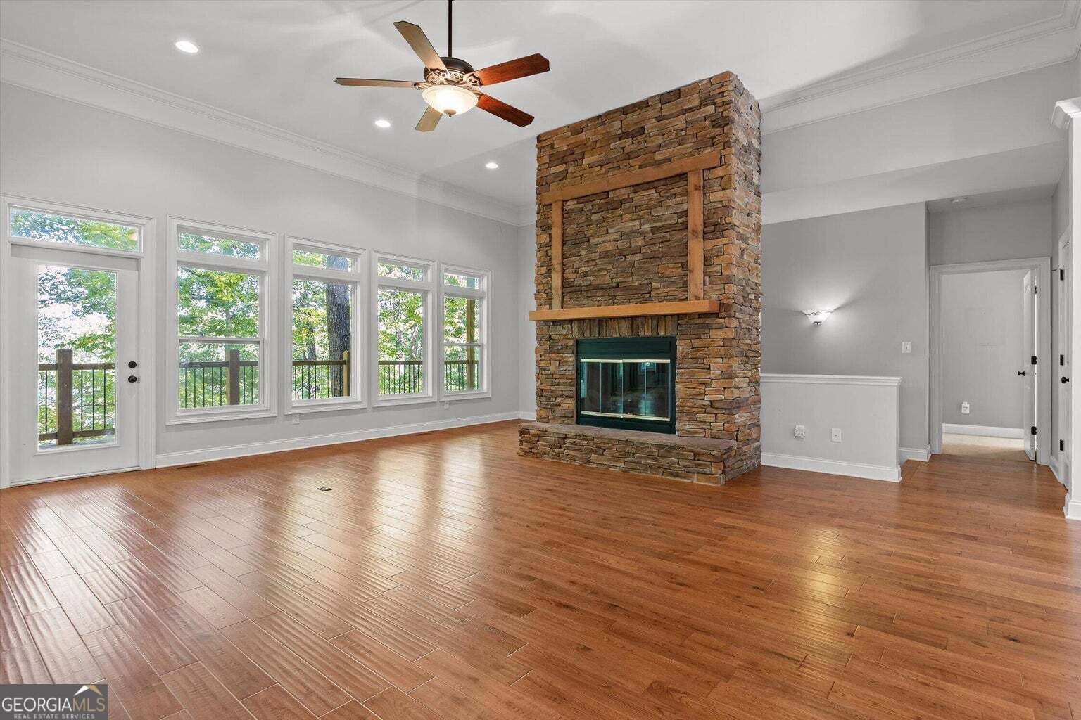 678 Cherokee Lake Drive Property Photo 3