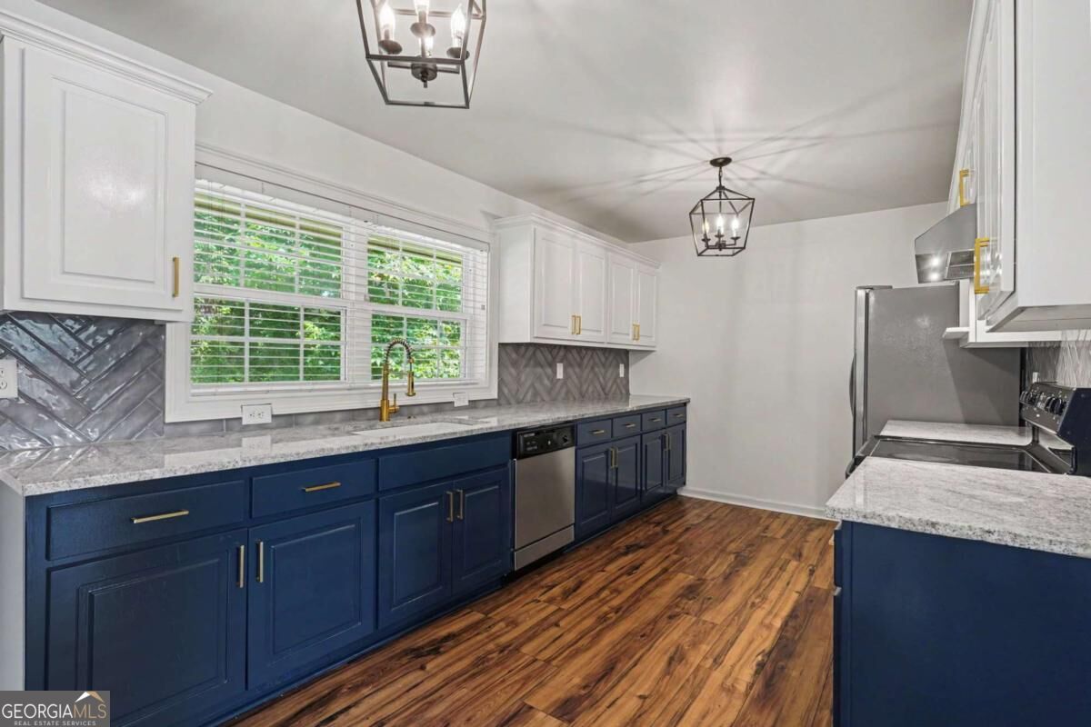 312 W Downing Court Property Photo 4