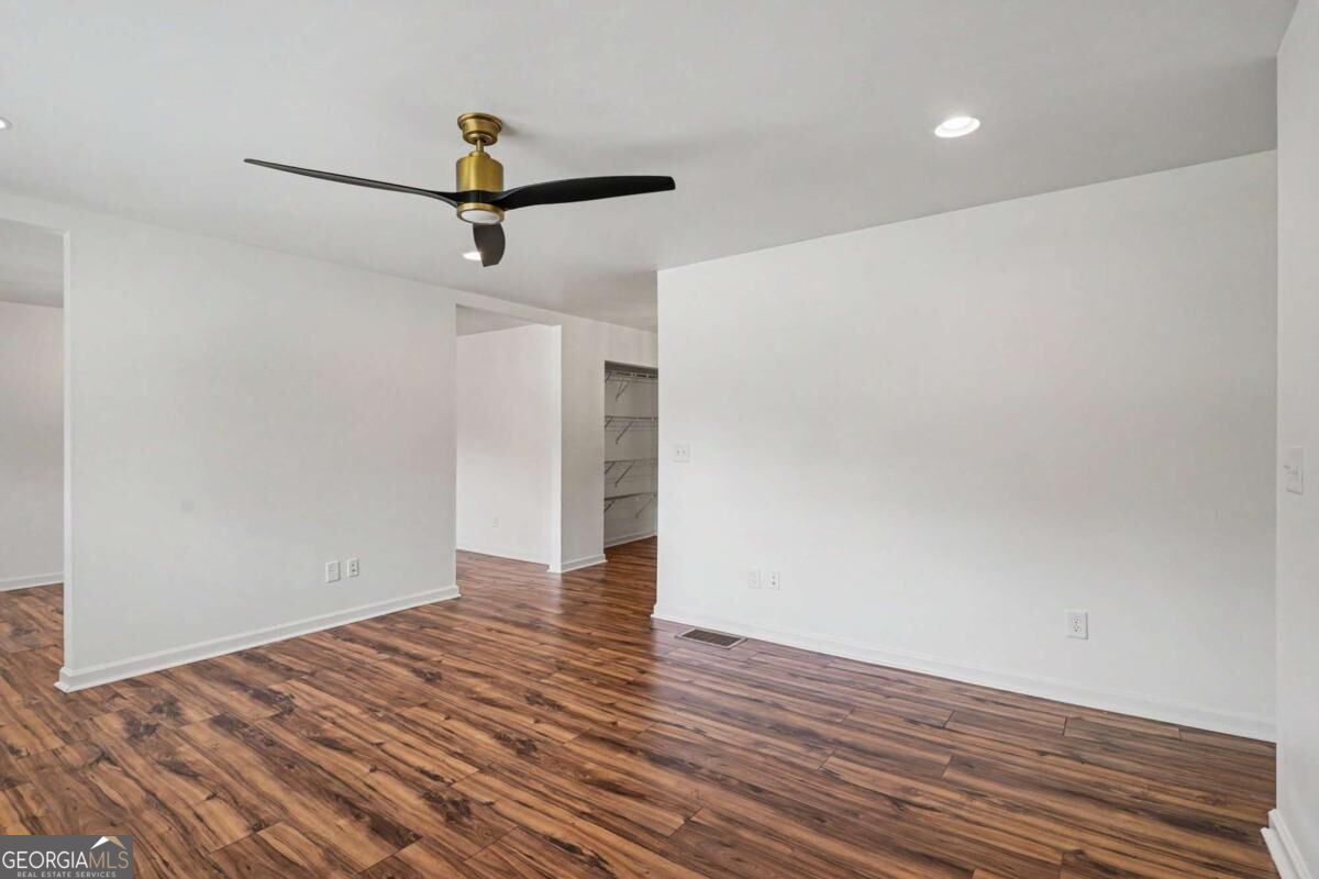 312 W Downing Court Property Photo 9