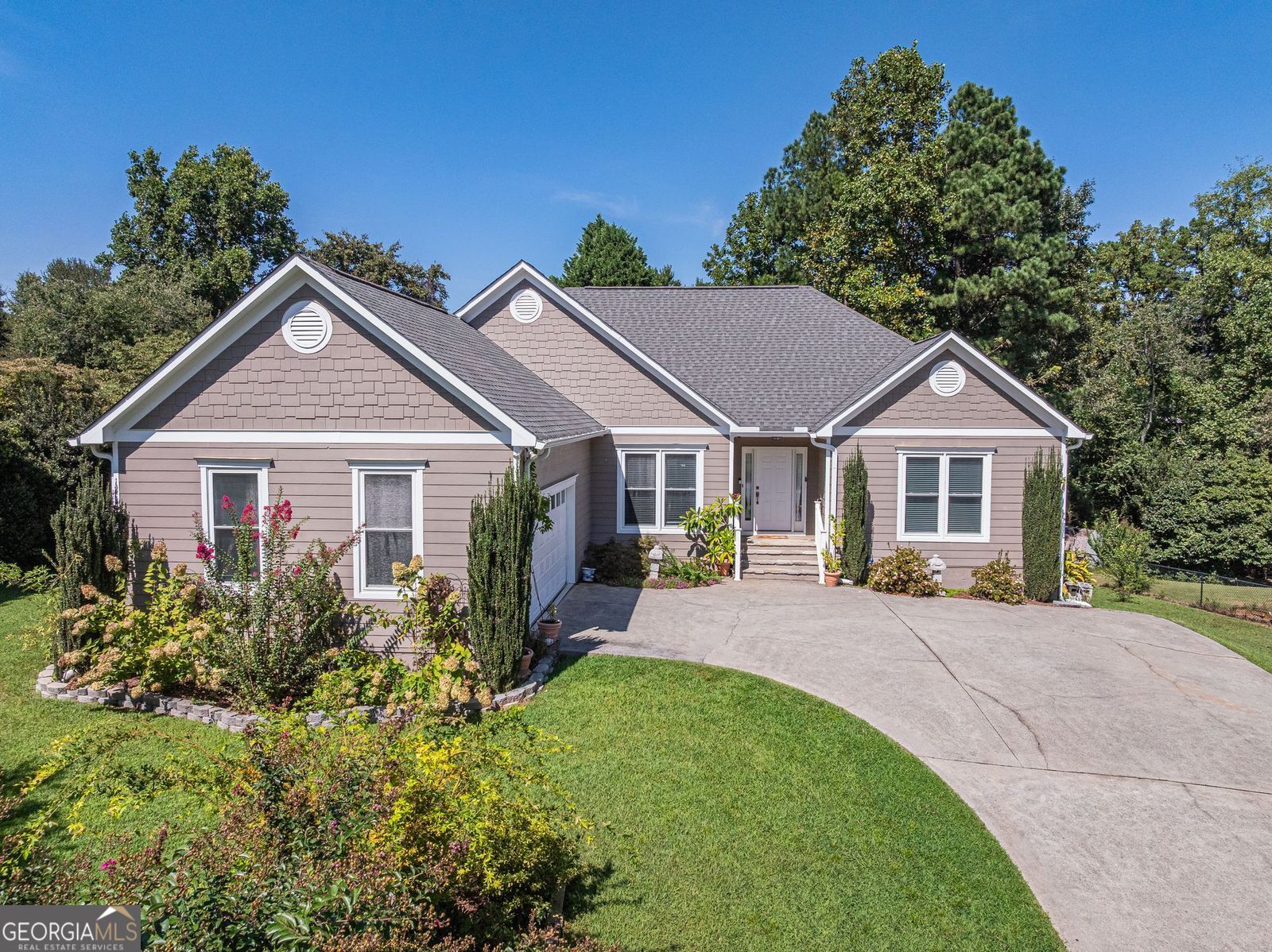 2290 Black Bear Court Property Photo 1