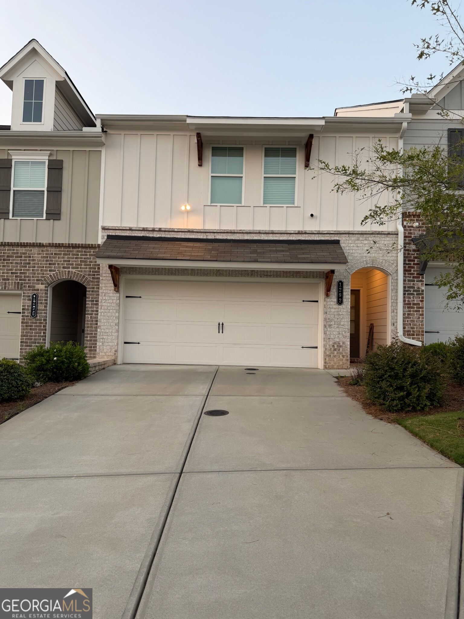 1292 Williamette Way Property Photo 1