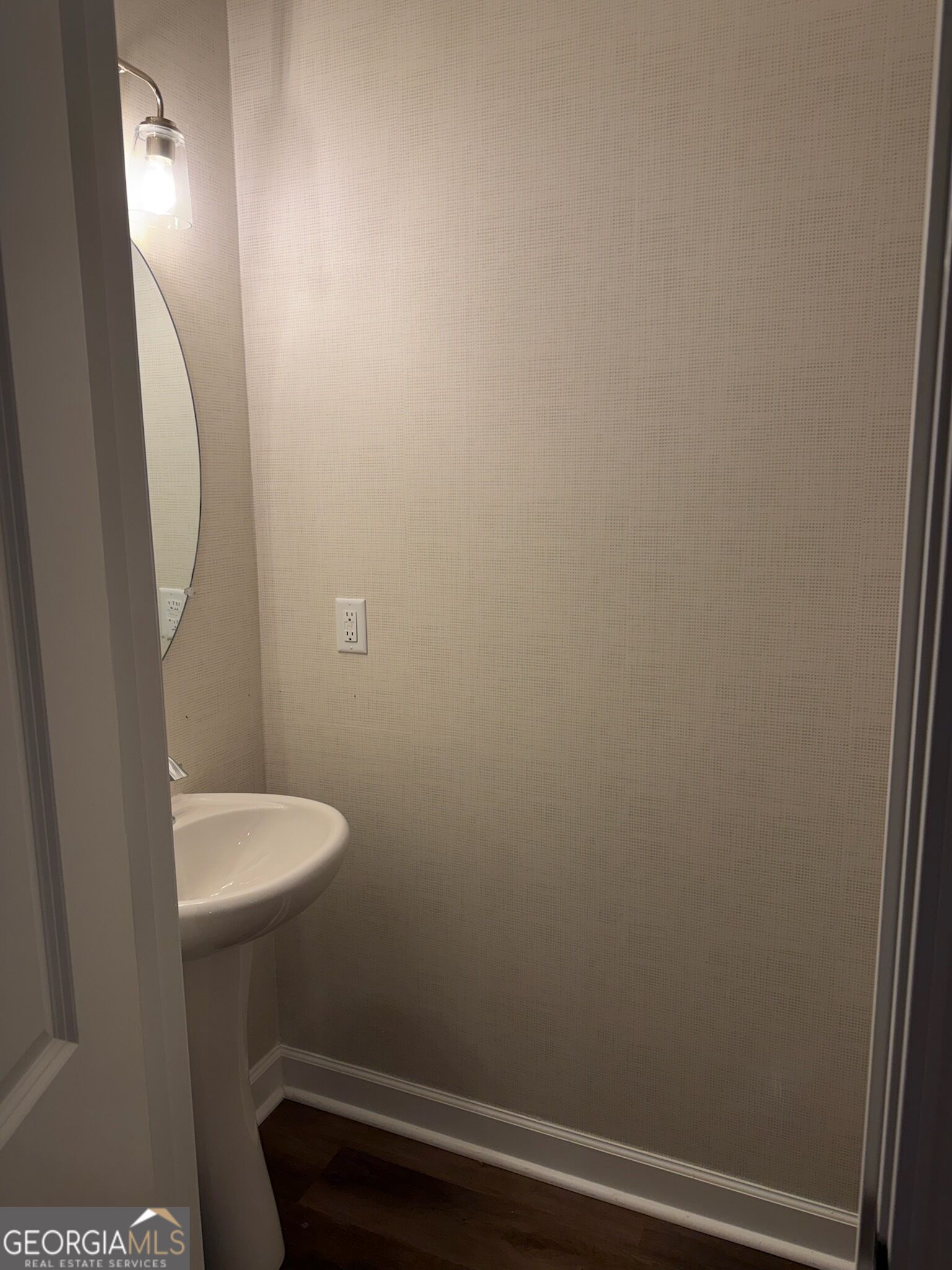 1292 Williamette Way Property Photo 8