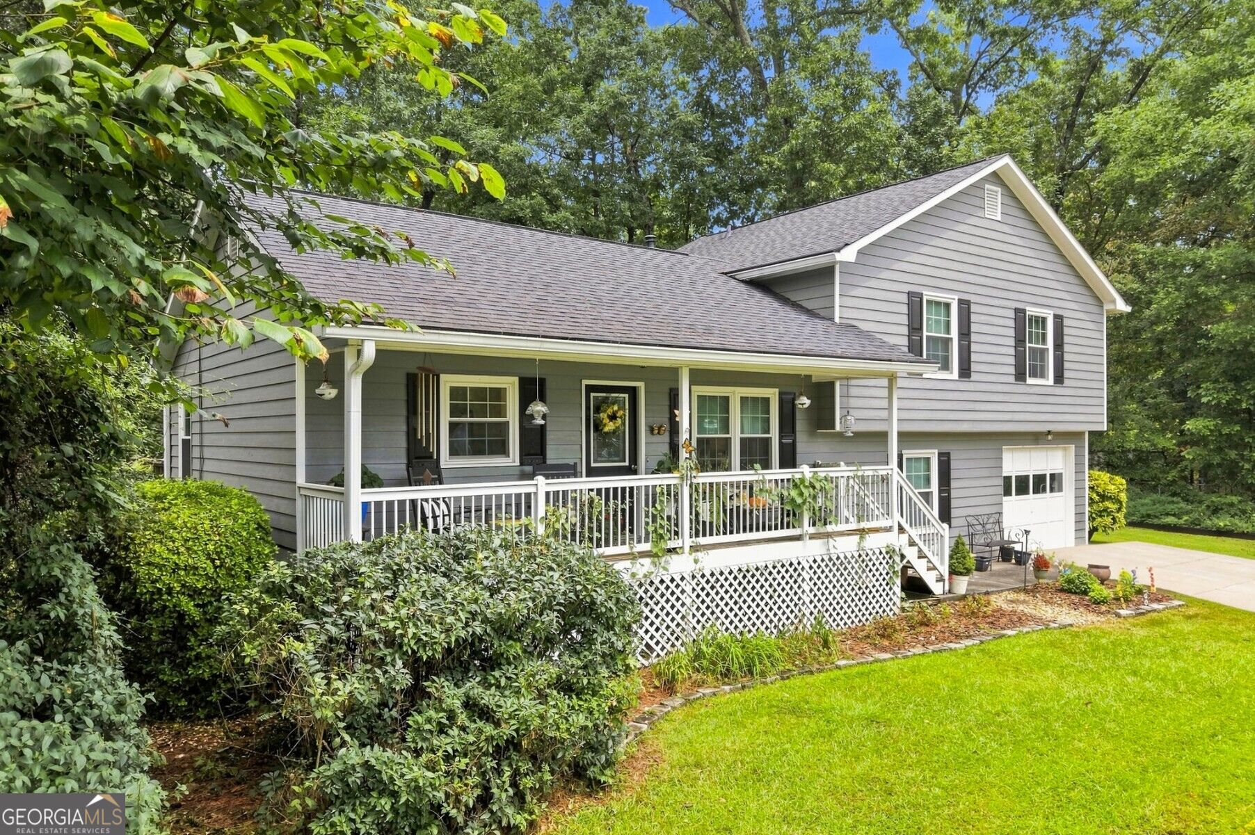 2488 Forestdale Drive Property Photo 2