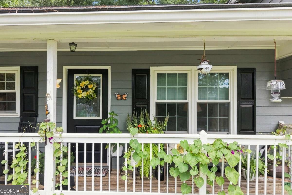 2488 Forestdale Drive Property Photo 3