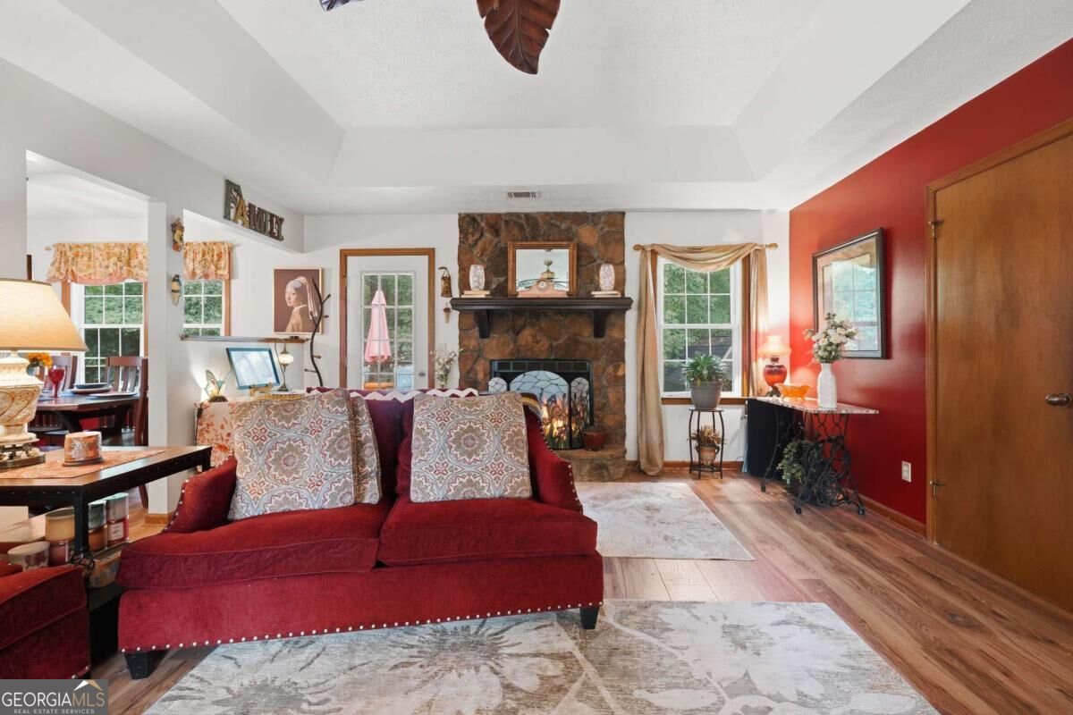 2488 Forestdale Drive Property Photo 4