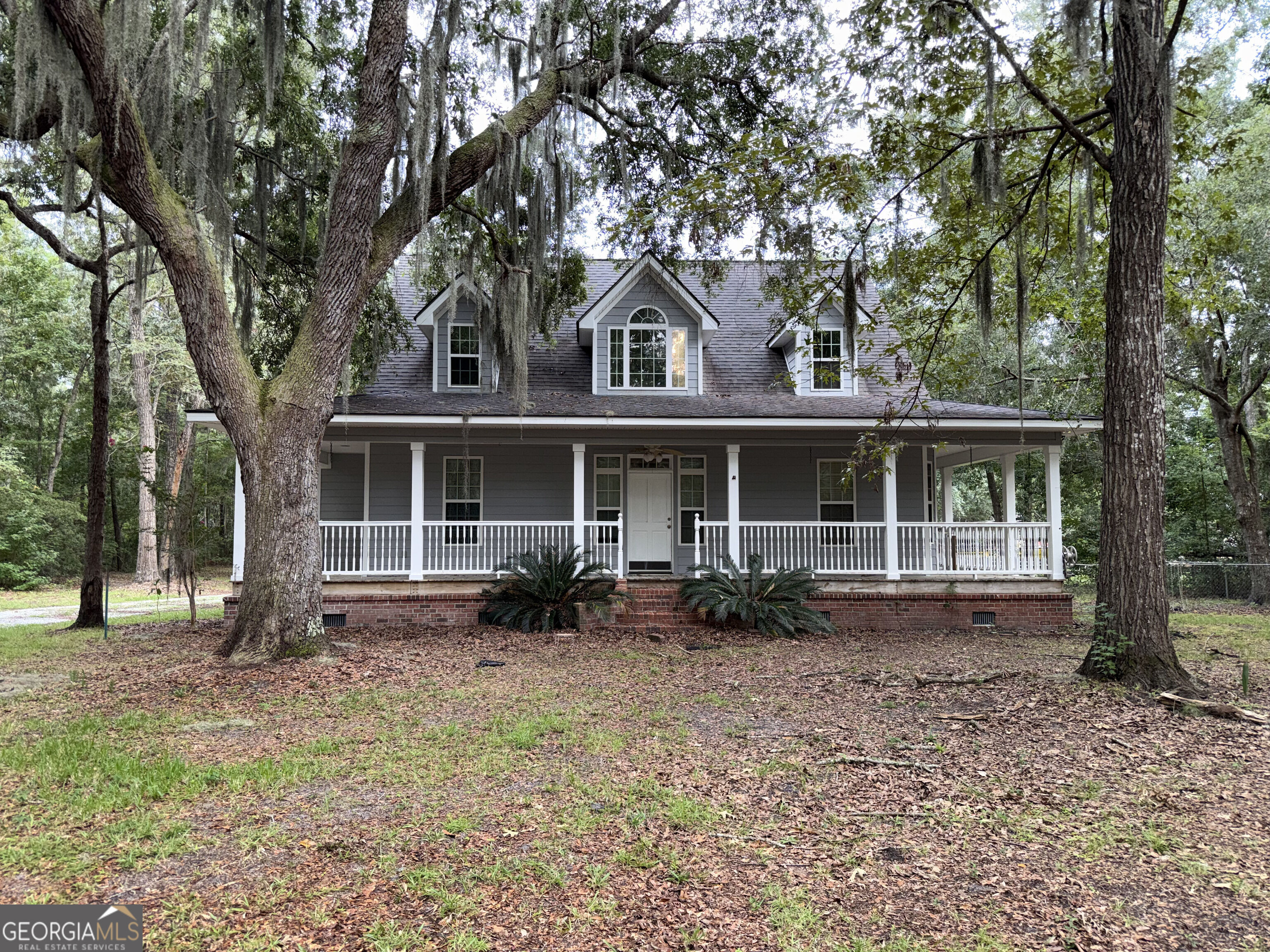 637 Kings Road Property Photo 1