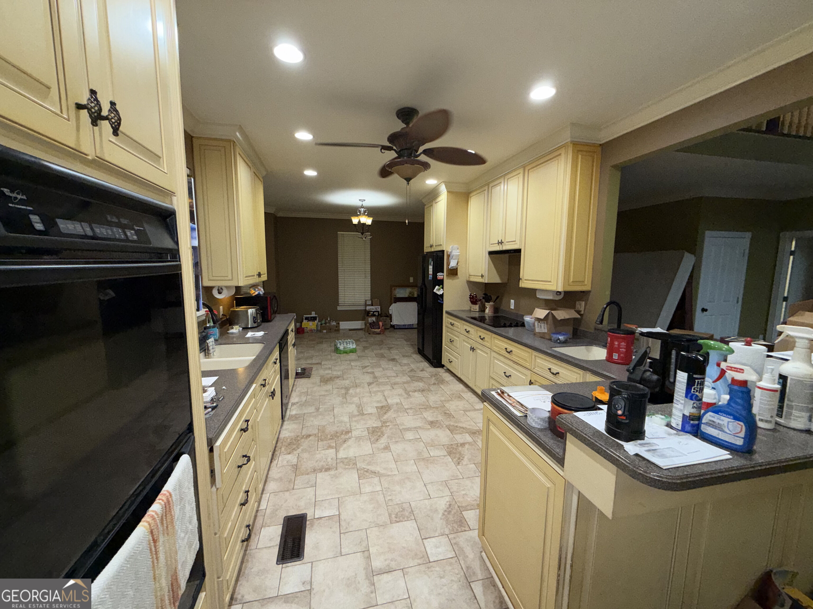 637 Kings Road Property Photo 8