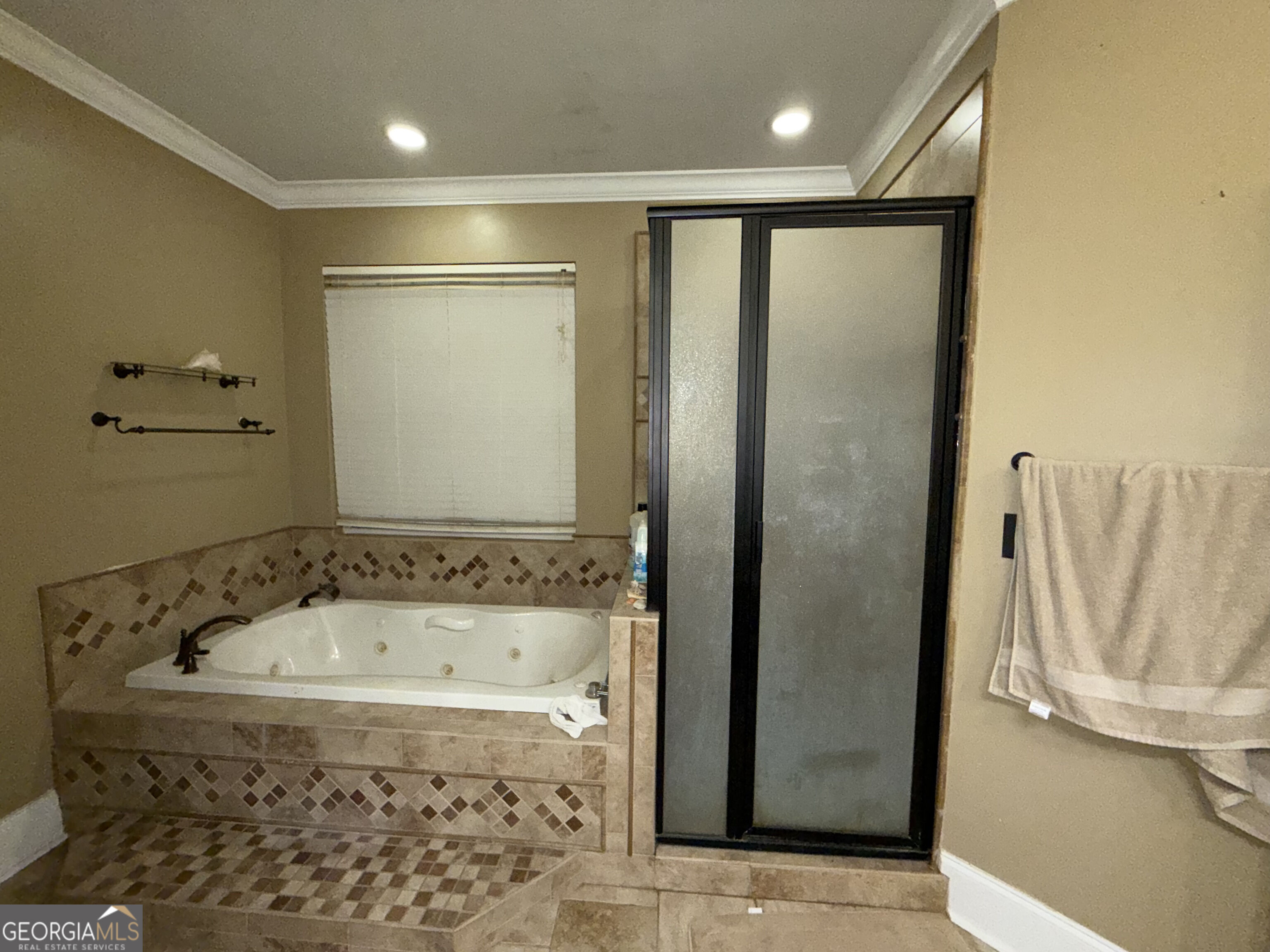 637 Kings Road Property Photo 14