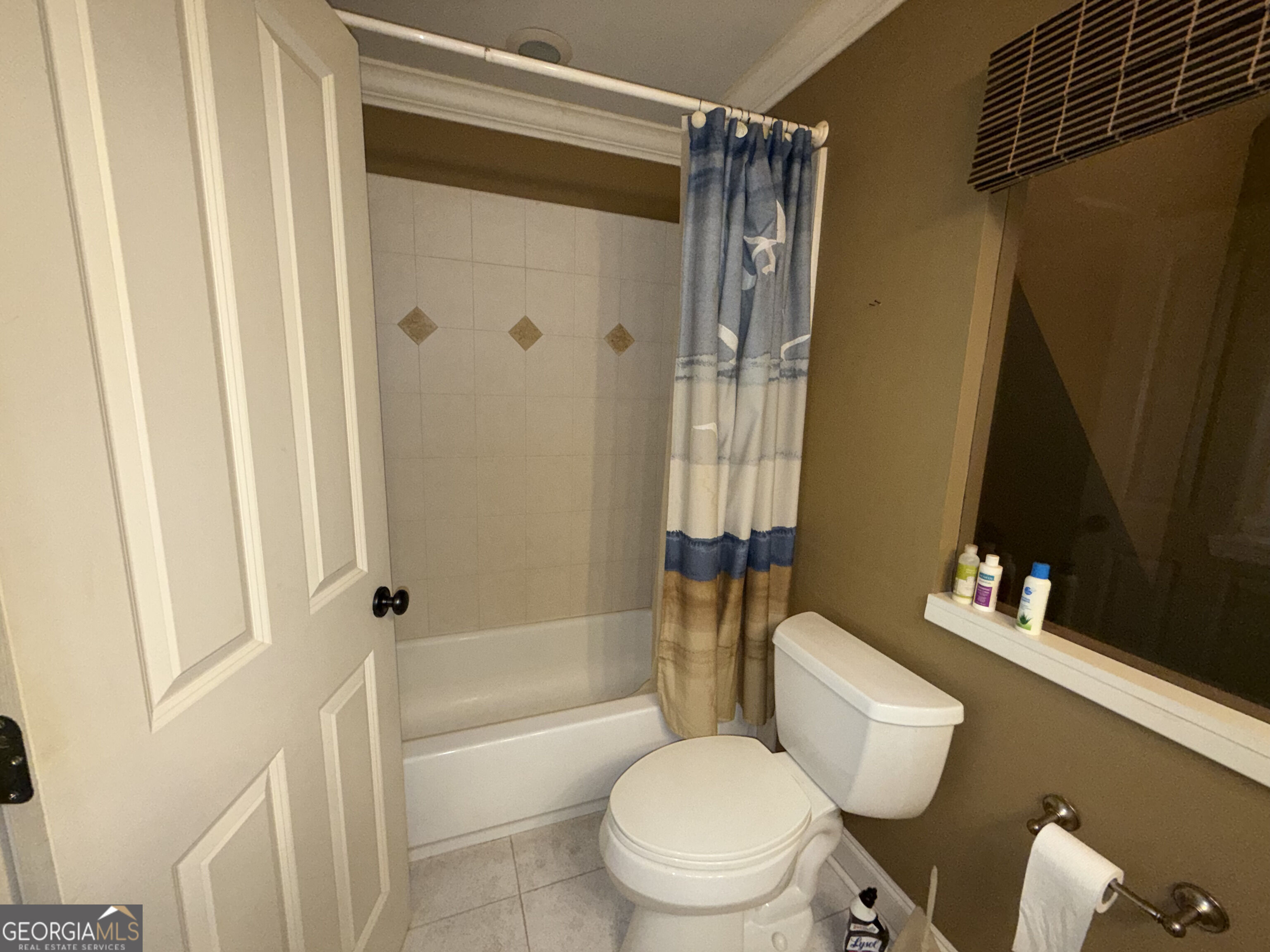 637 Kings Road Property Photo 16
