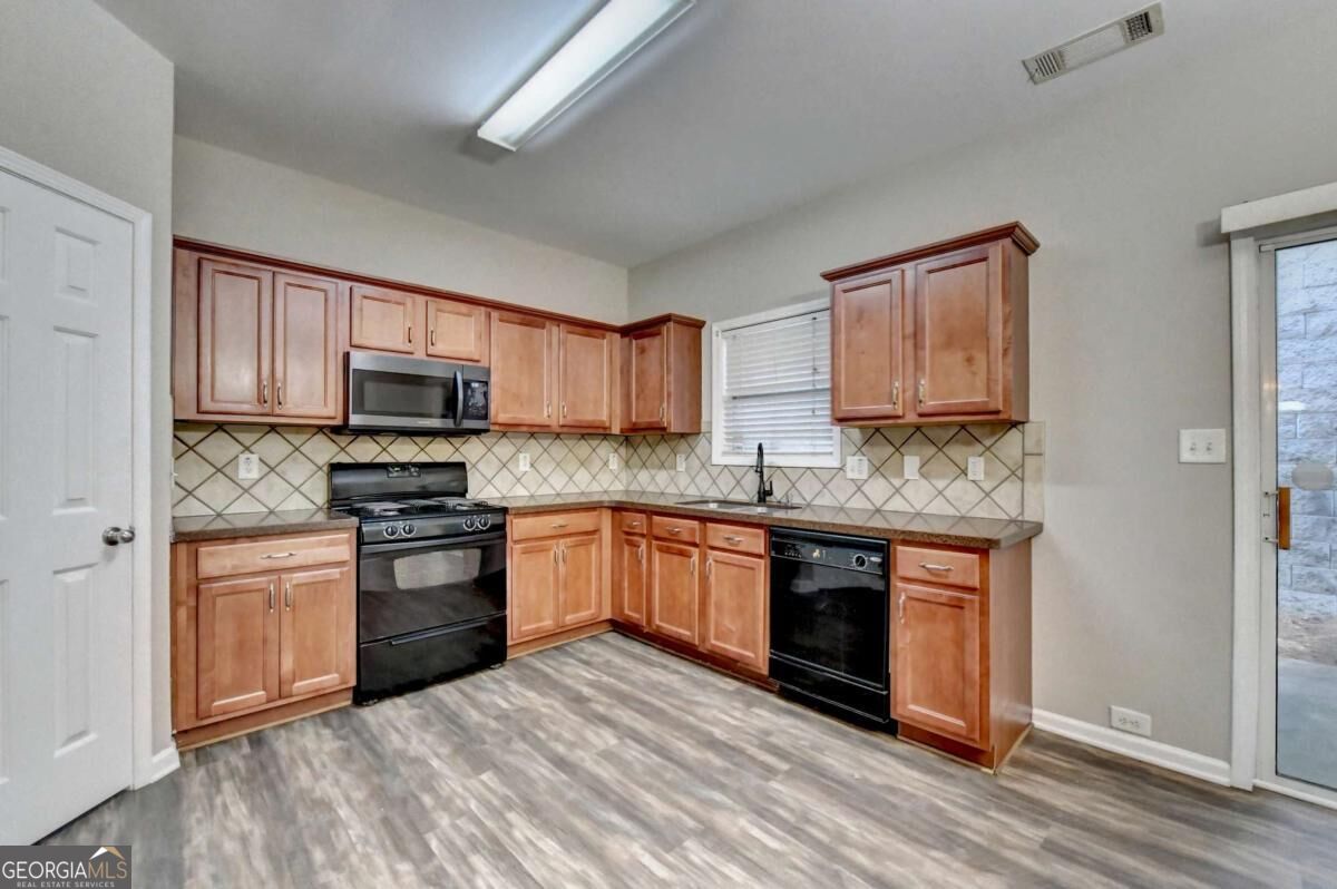 2152 Executive Drive Property Photo 15