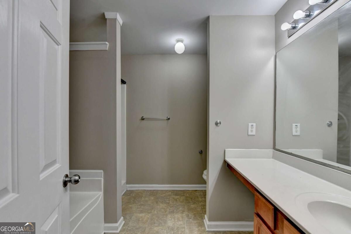 2152 Executive Drive Property Photo 40