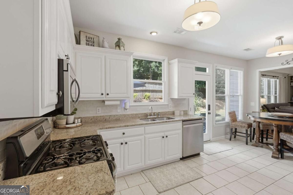 940 River Cove Drive Property Photo 16