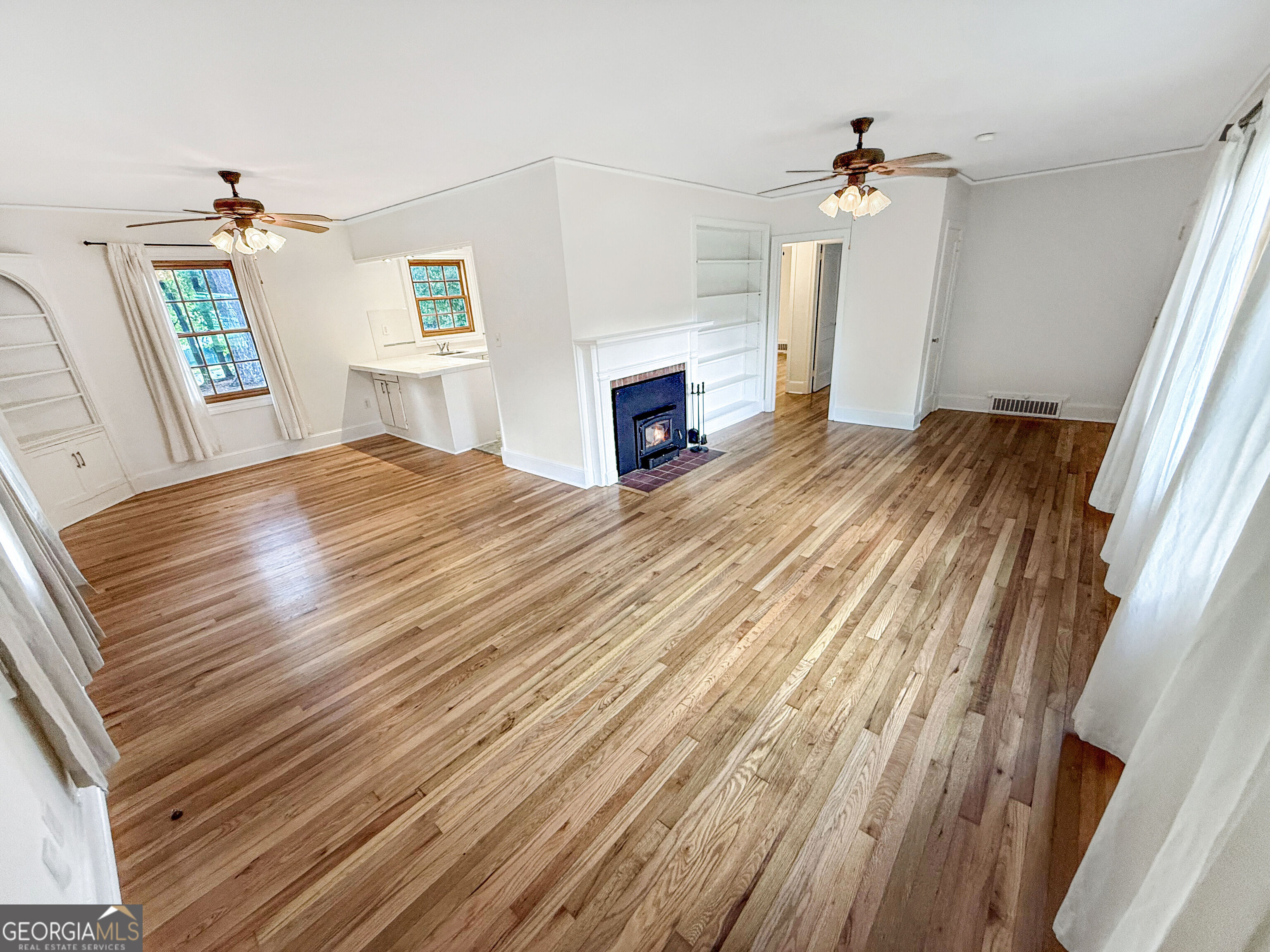 155 Windsor Court Property Photo 2