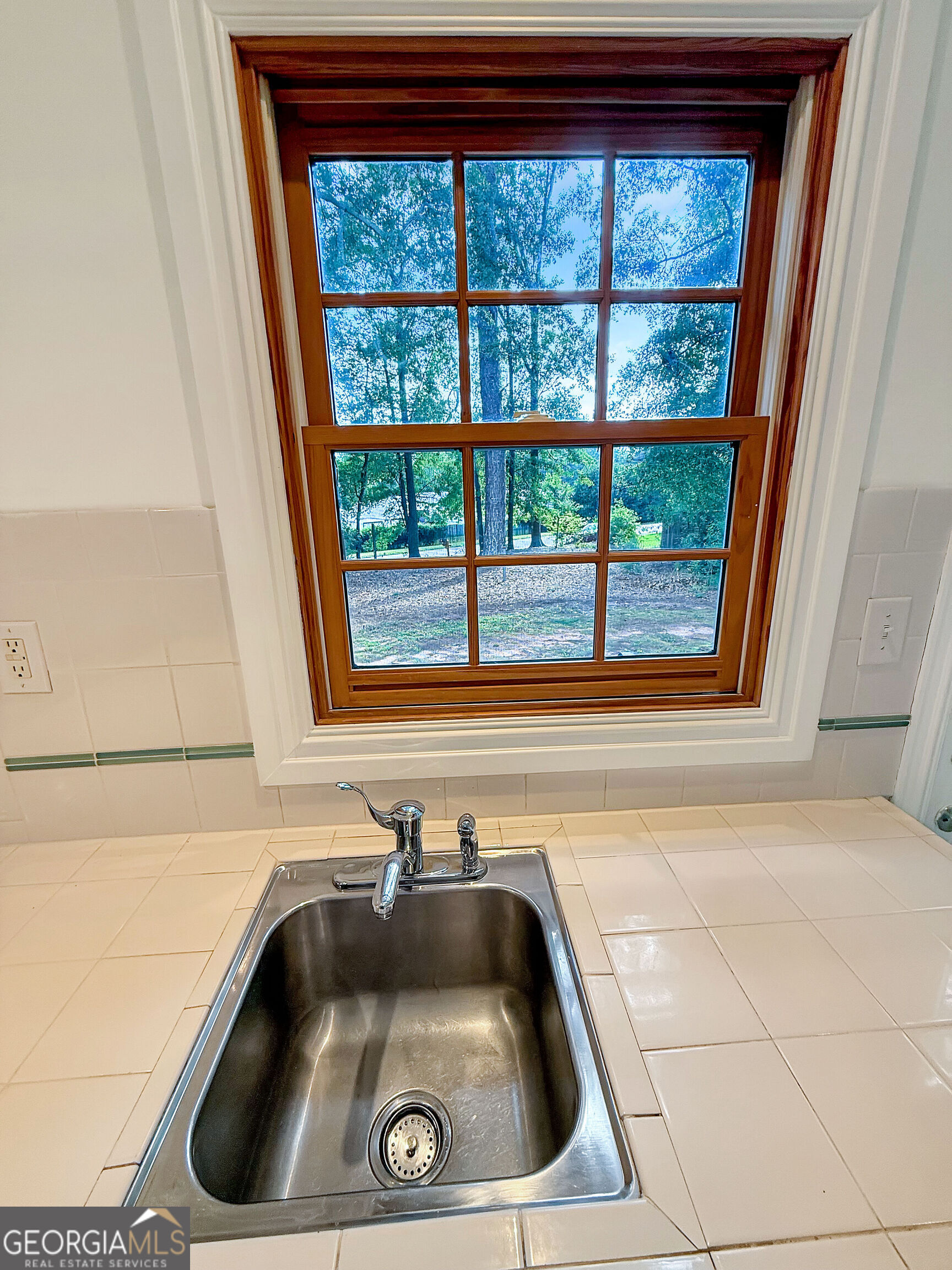 155 Windsor Court Property Photo 11