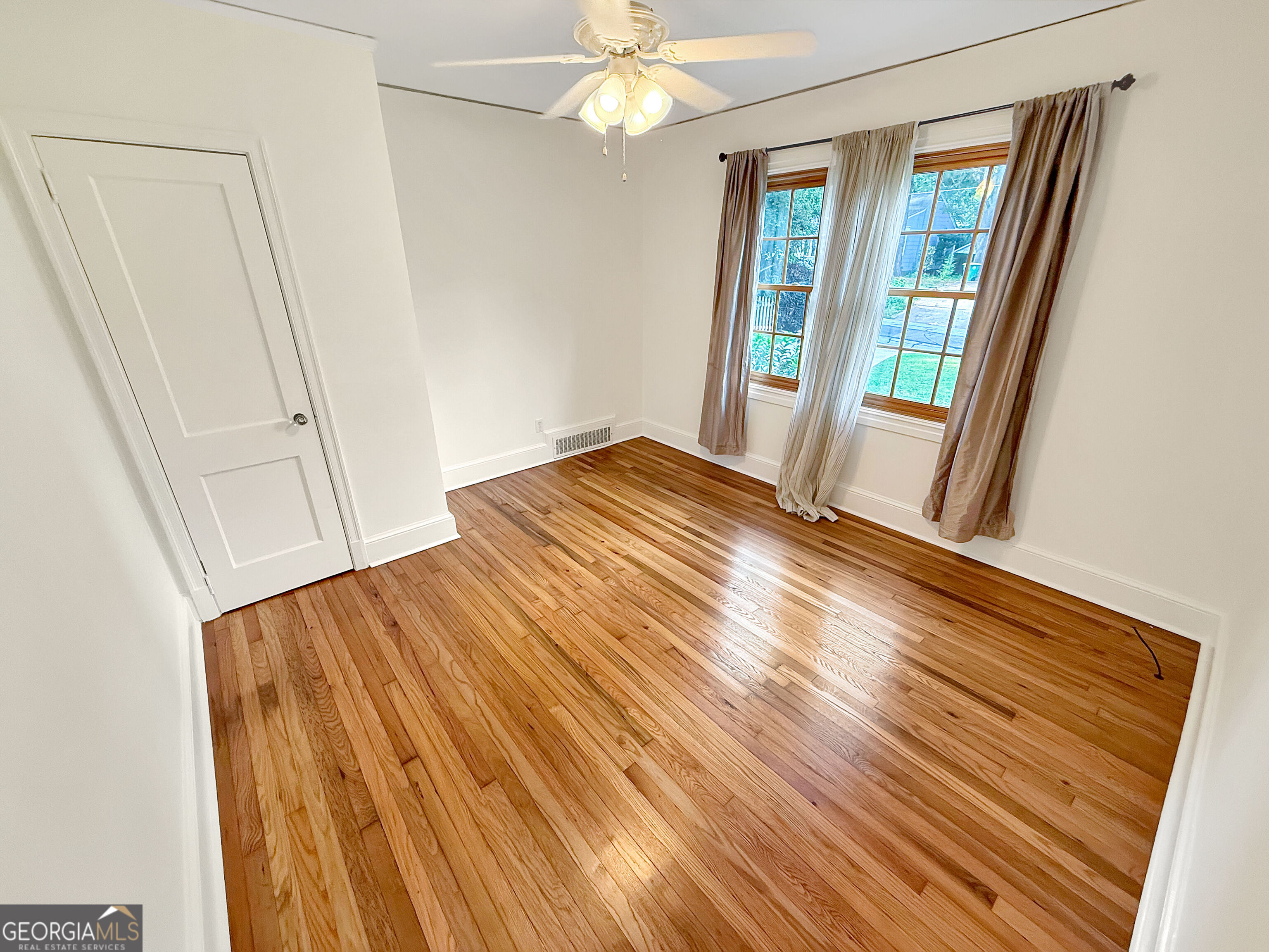 155 Windsor Court Property Photo 12