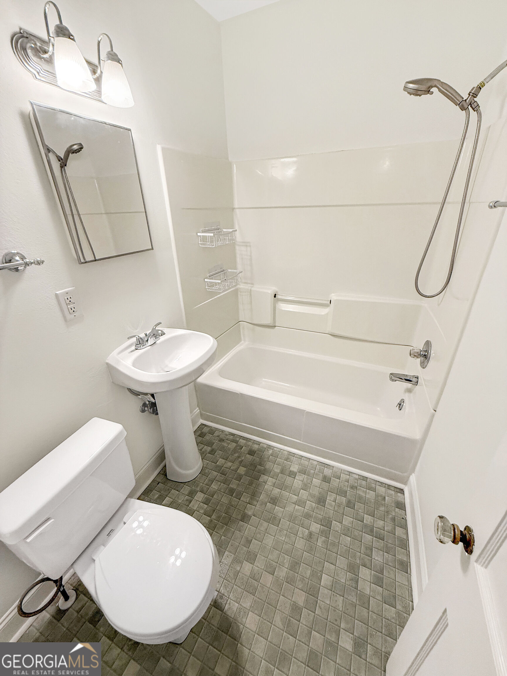 155 Windsor Court Property Photo 14