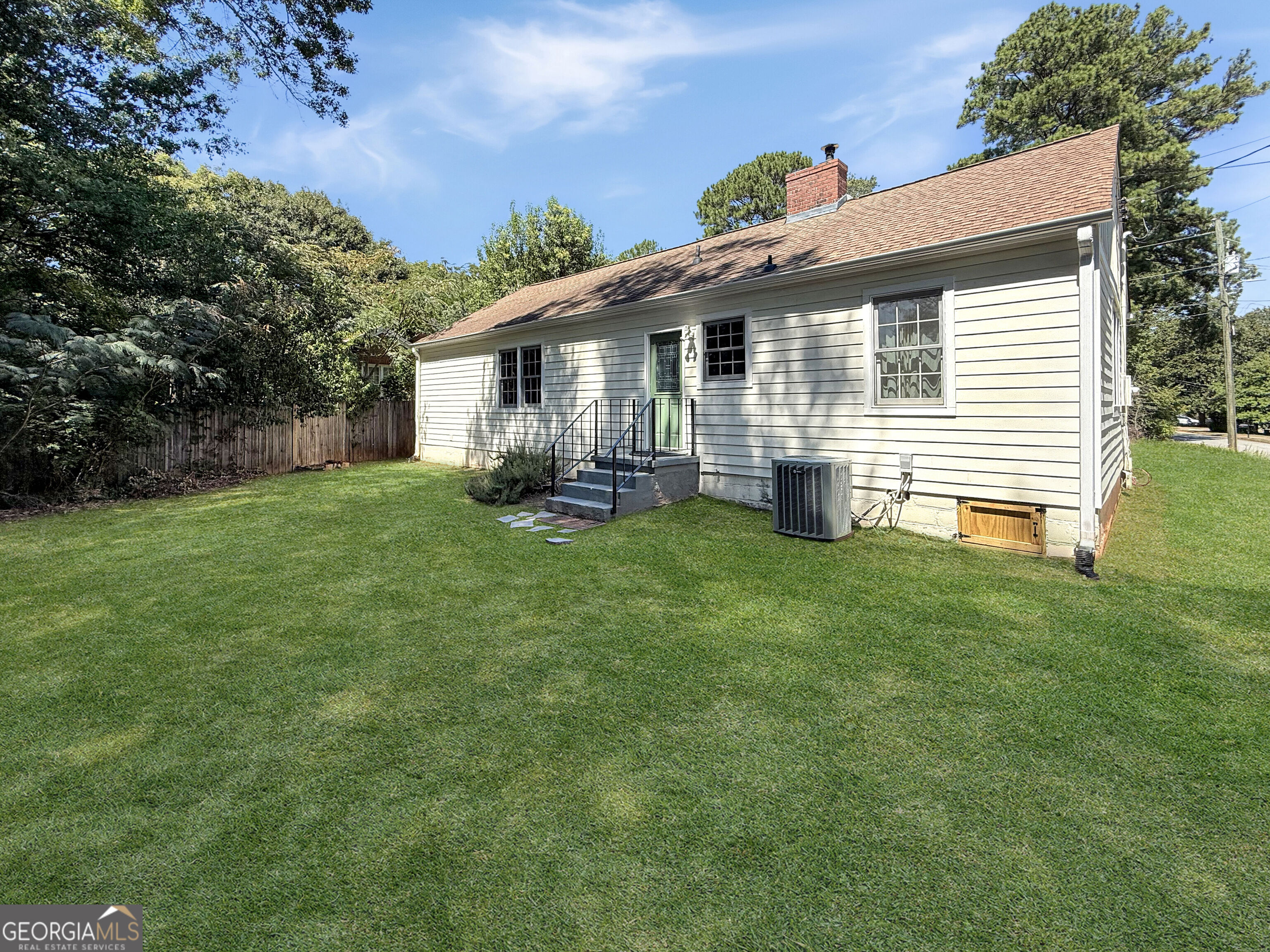 155 Windsor Court Property Photo 18