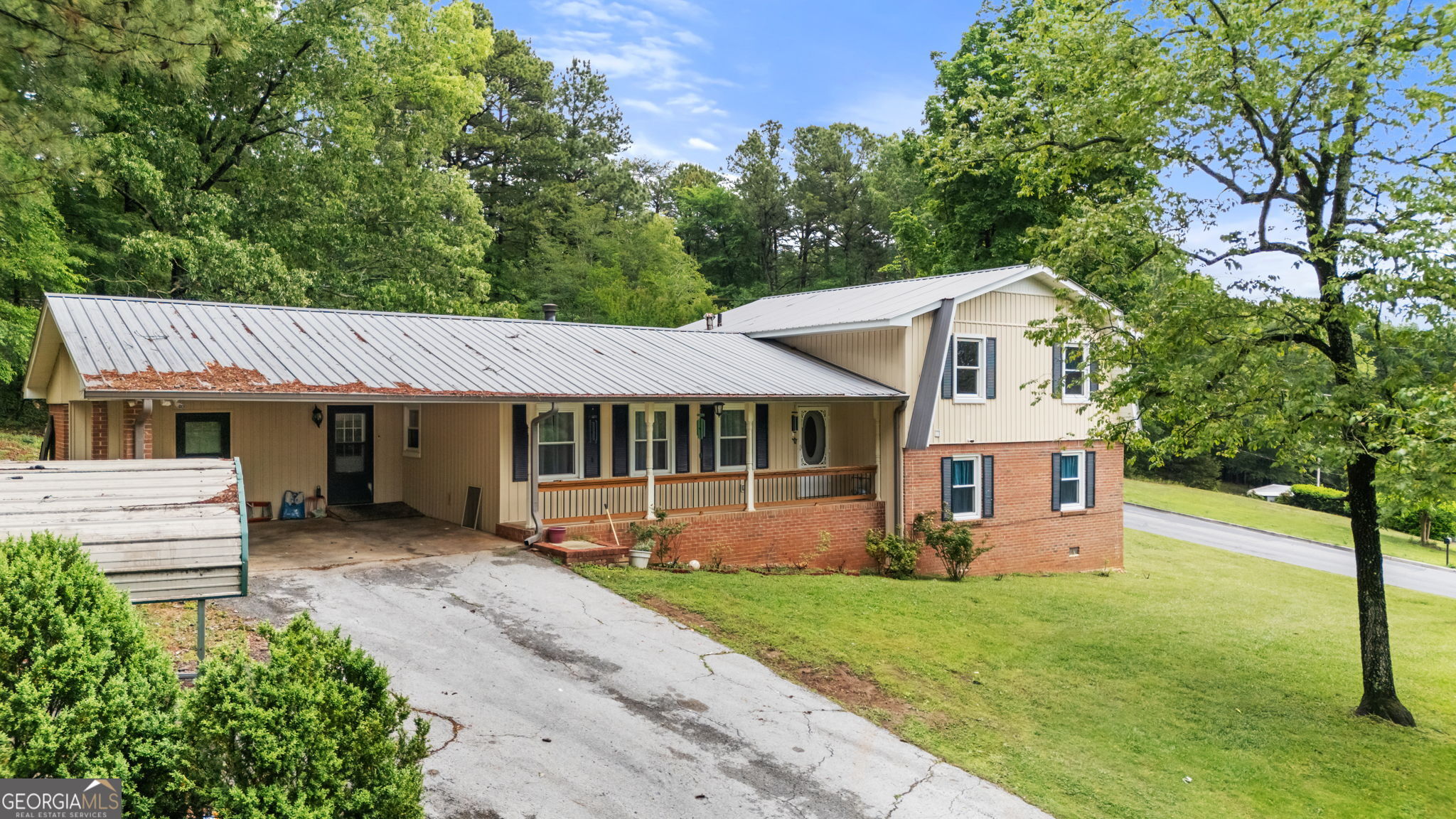 301 Briarwood Drive Property Photo 1