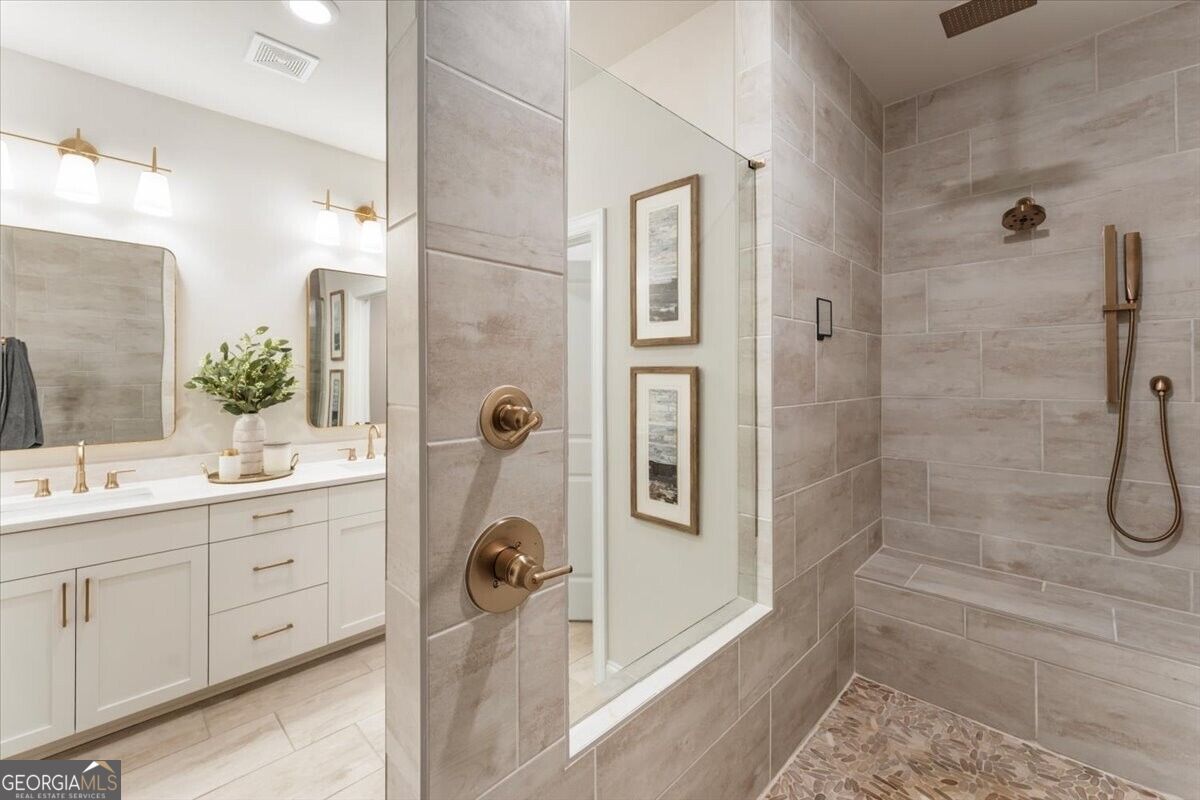 124 Everley Walk Property Photo 6