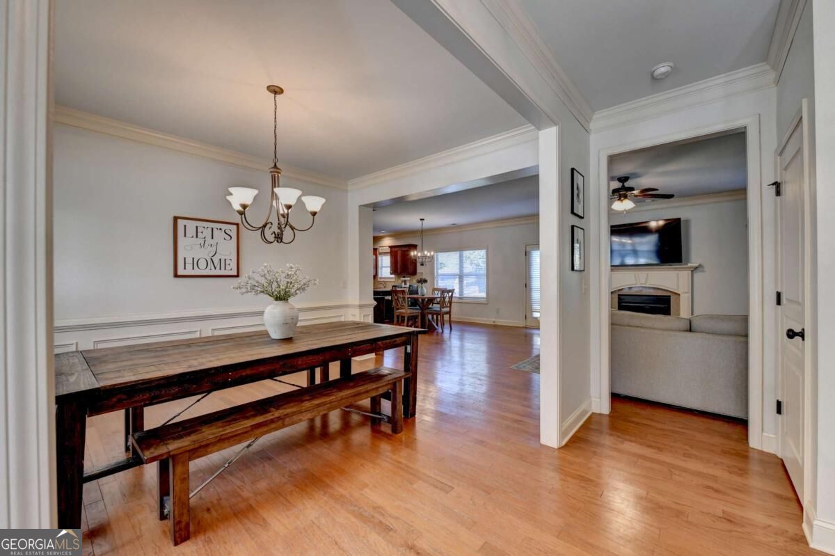 5691 Crest Hill Drive Property Photo 6