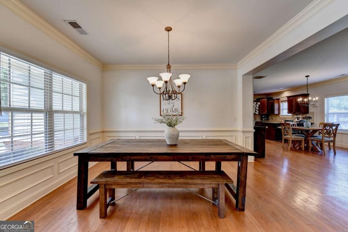 5691 Crest Hill Drive Property Photo 7