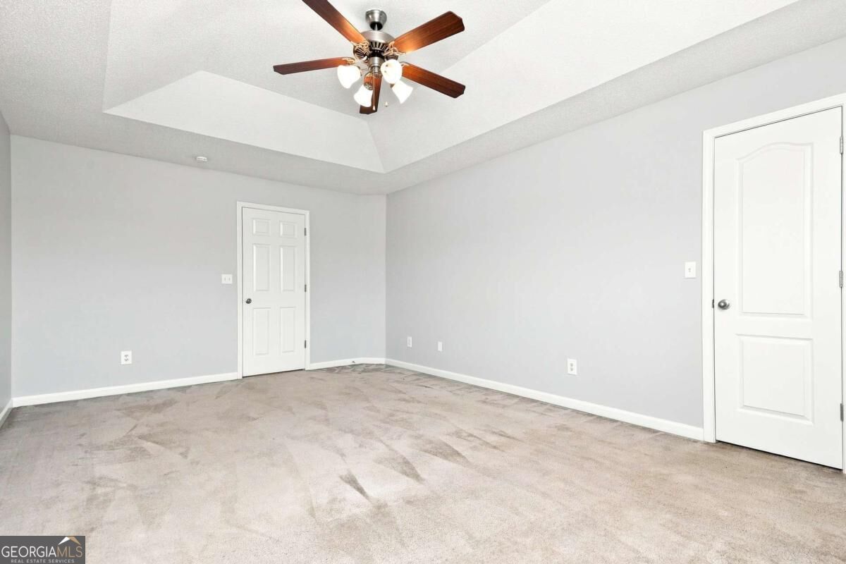 8643 Thomas Lane Property Photo 9