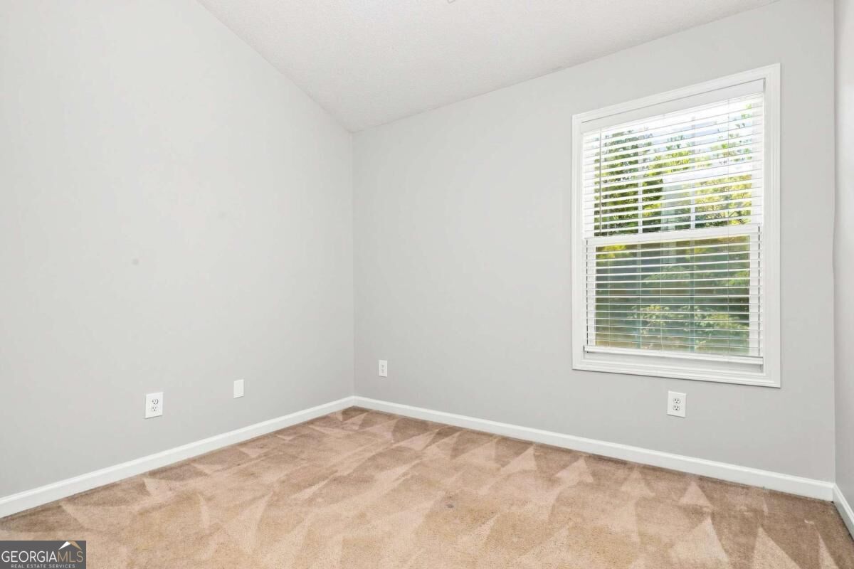 8643 Thomas Lane Property Photo 10