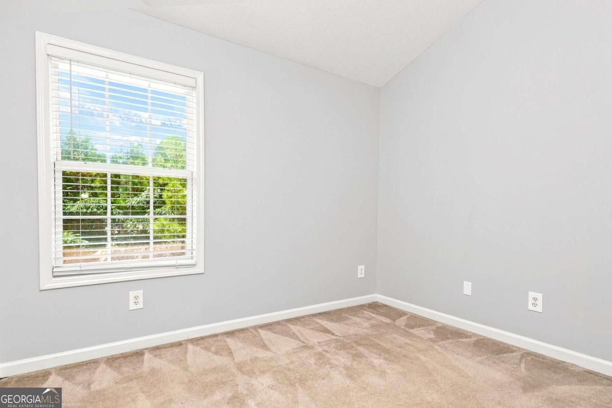 8643 Thomas Lane Property Photo 11