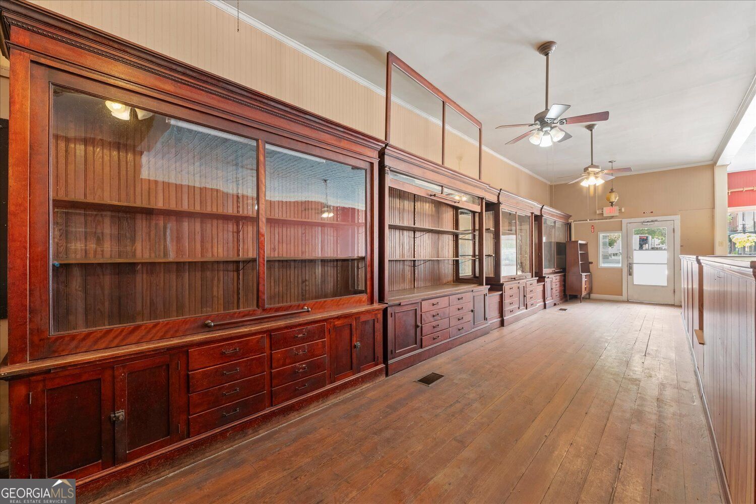 16 E Robert Toombs Avenue Property Photo 3