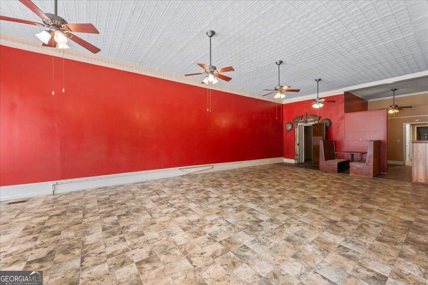 16 E Robert Toombs Avenue Property Photo 4
