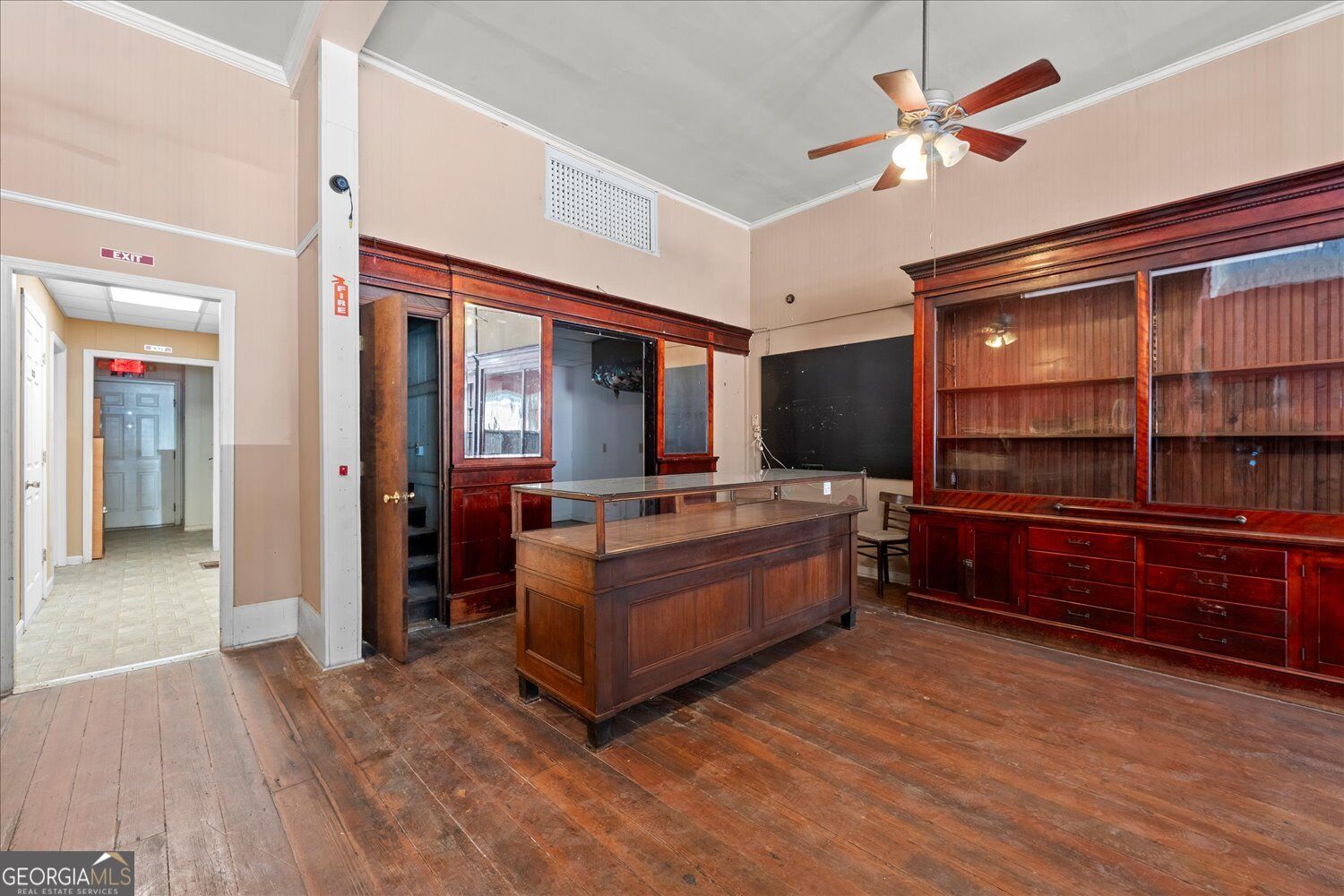 16 E Robert Toombs Avenue Property Photo 8