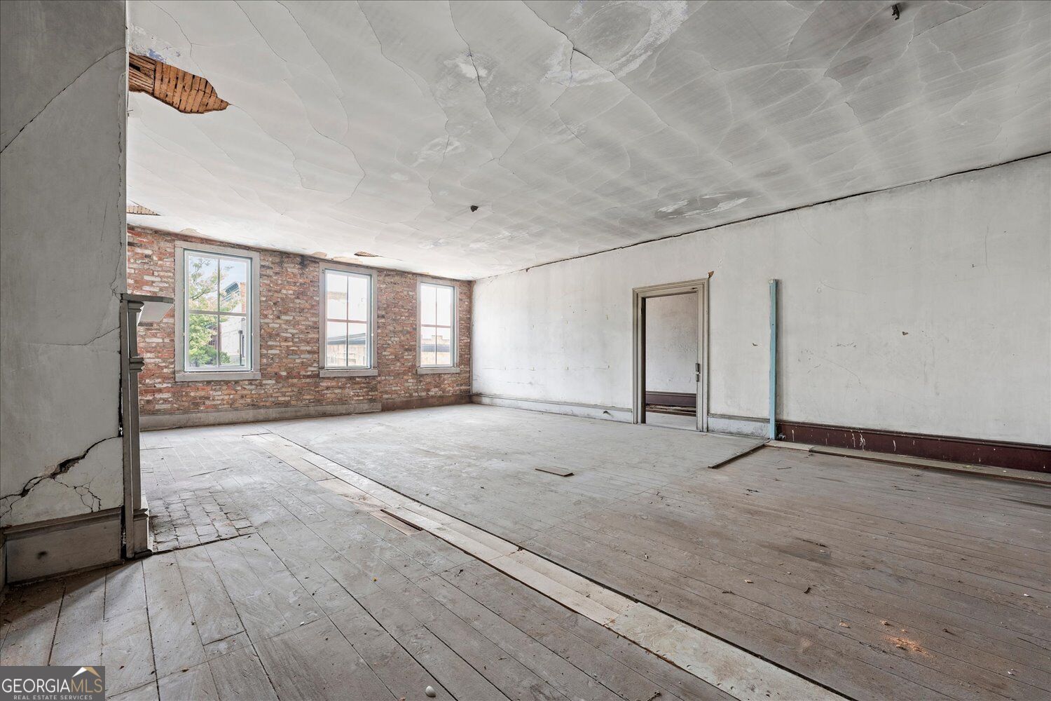 16 E Robert Toombs Avenue Property Photo 14