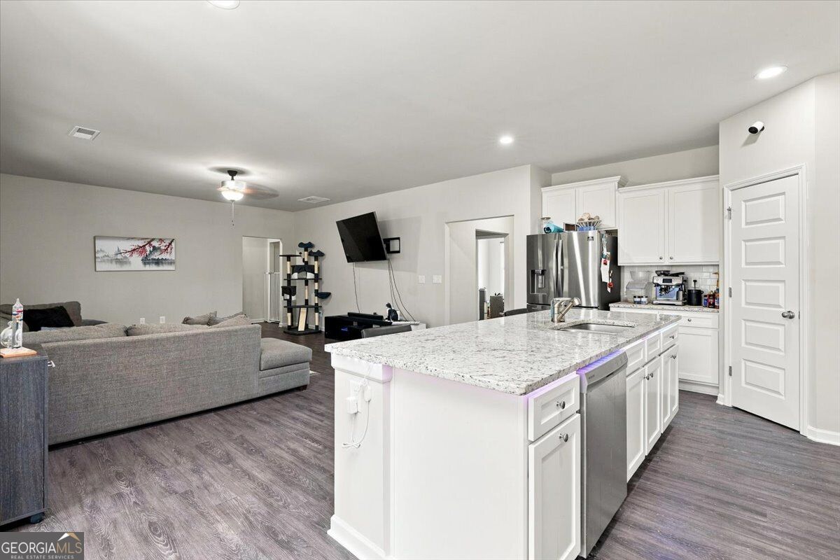 231 Presidents Way Property Photo 5