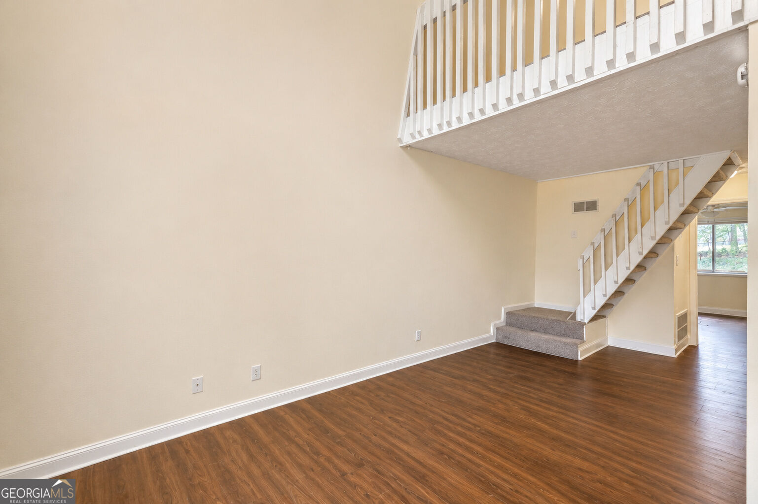 555 Freeman Drive Property Photo 5