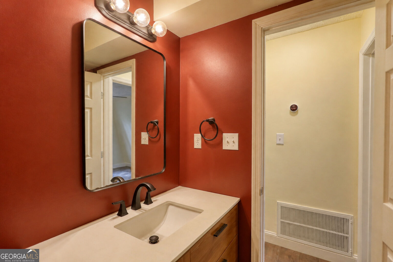 555 Freeman Drive Property Photo 10
