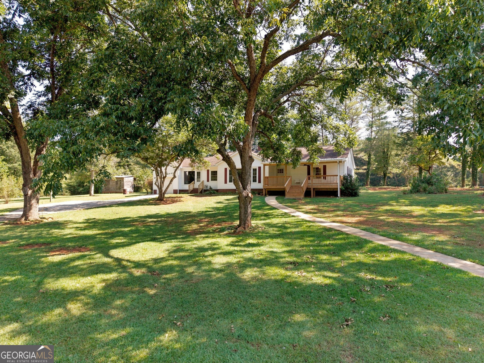 8 Perry Farm Road SW Property Photo 1