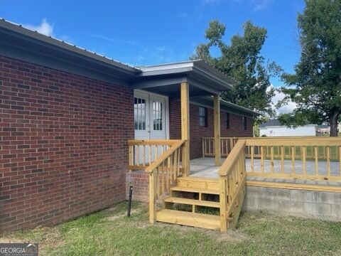 129 Cherry St. Property Photo 2