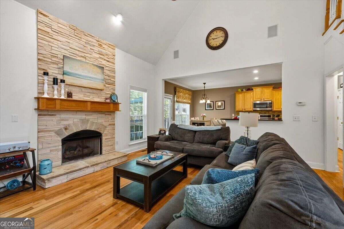 920 Huntcliffe Drive Property Photo 4