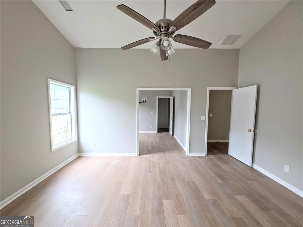 2620 Logan Way Property Photo 3