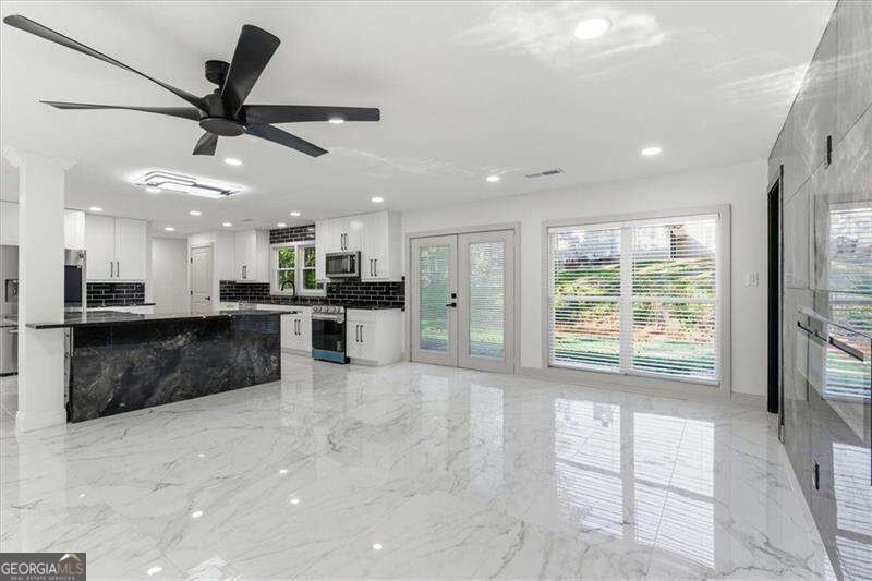2281 Fox Hound Parkway Property Photo 5